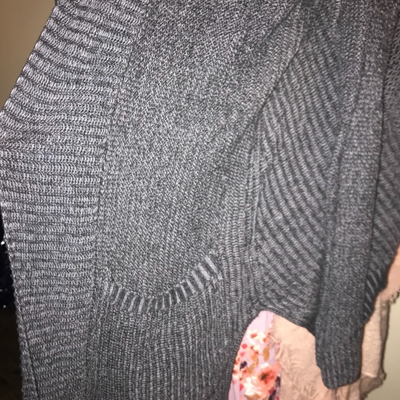 Grey American Eagle sweater - Picture 2 of 3